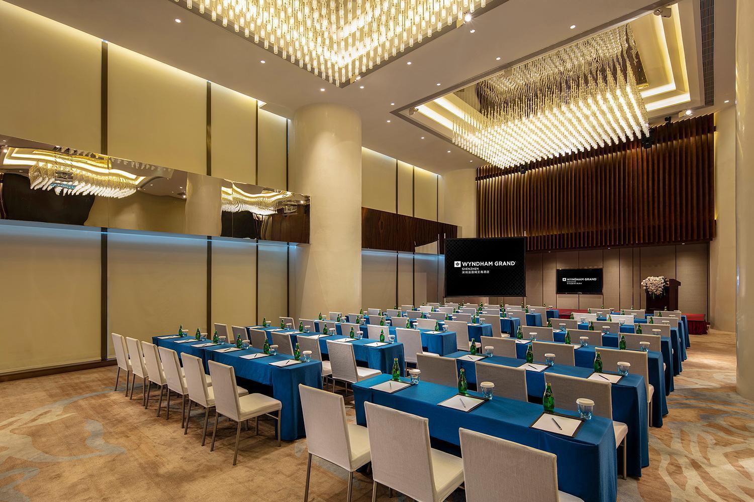 Hotel Futian Wyndham Grand 5*