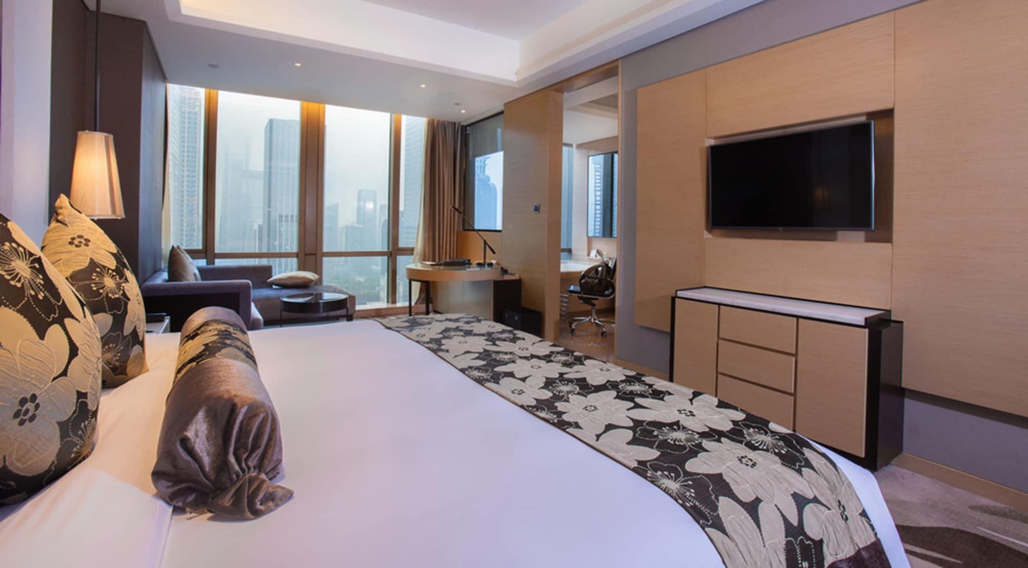 Futian Wyndham Grand Hotel 5*