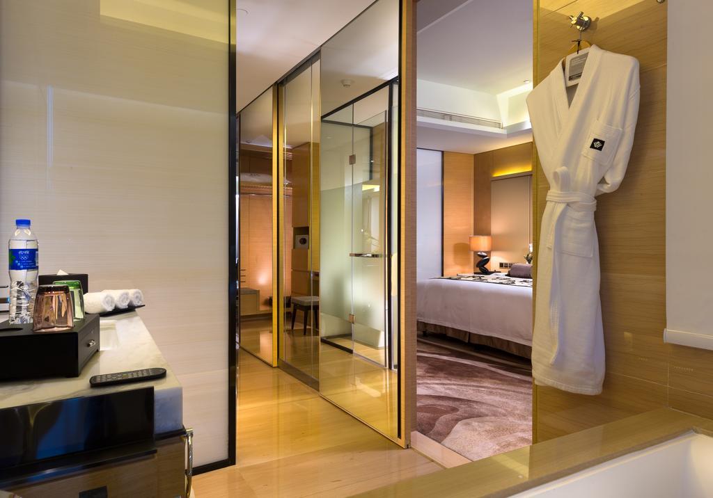Futian Wyndham Grand Hotel 5*